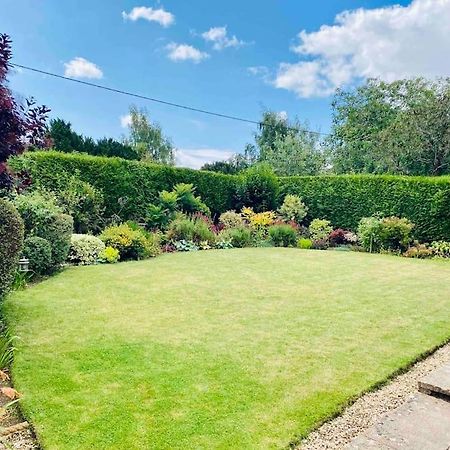 Cotswolds Luxury House In Central Bourton Large Sleeps 2-11. Pet Friendly. Екстериор снимка