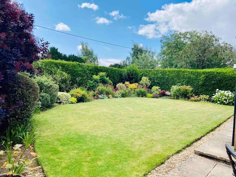 Cotswolds Luxury House In Central Bourton Large Sleeps 2-11. Pet Friendly. Екстериор снимка